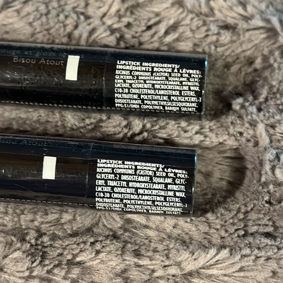 NIP”Total Kiss Lipstick & Gloss Duo”(ExAvon Lady Stock)1 WildCherry 1 PrettyPout - Picture 4 of 5